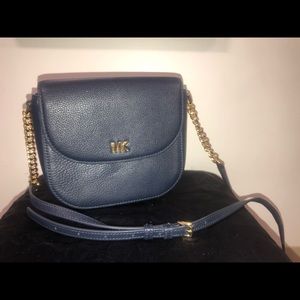Micheal Kors Navy crossbody purse